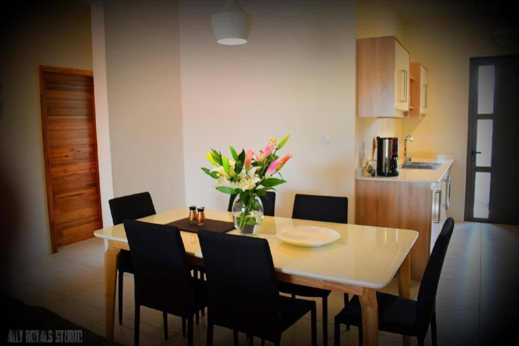 Modern And Cosy Condo: Westwood Apartments Flic-en-Flacq Eksteriør billede